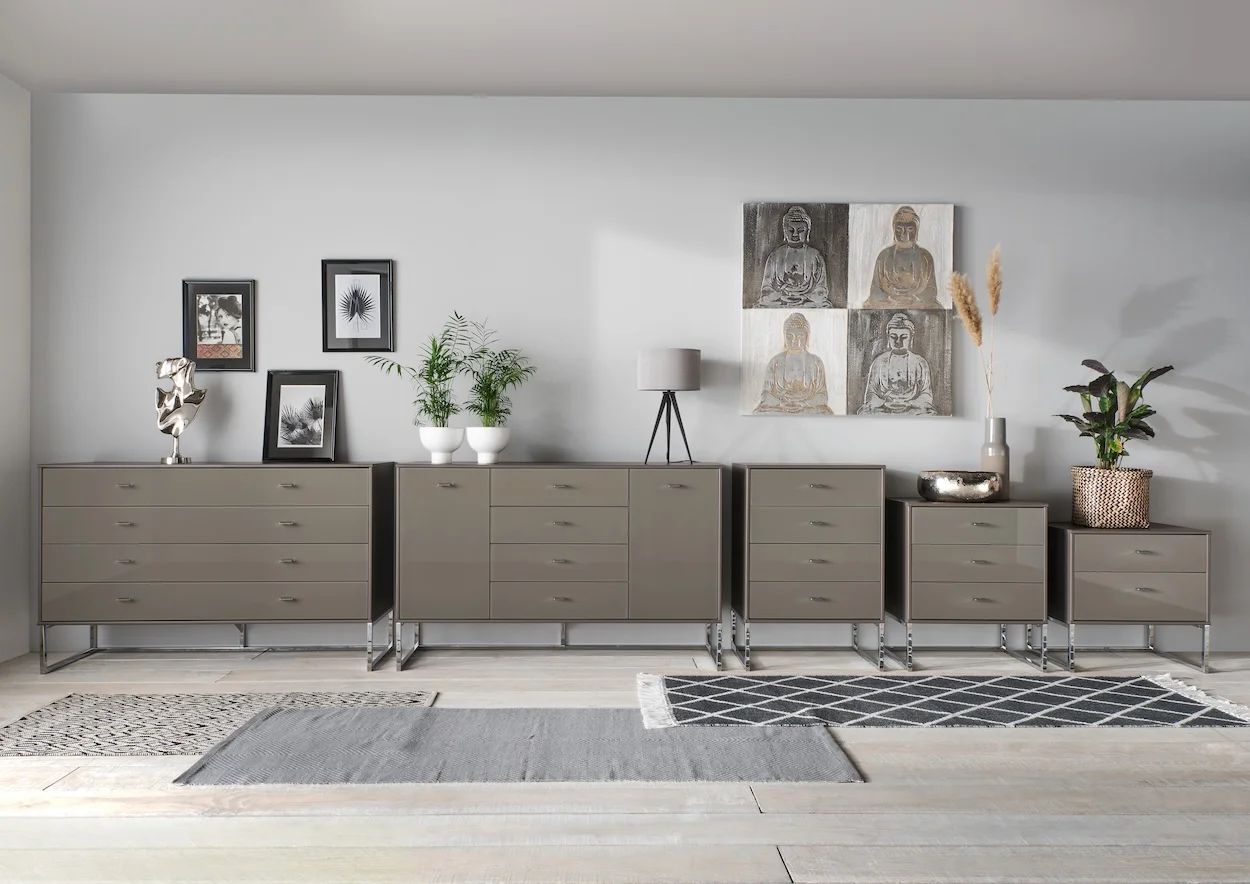 Difference Between a Wardrobe and a Chest Of Drawer